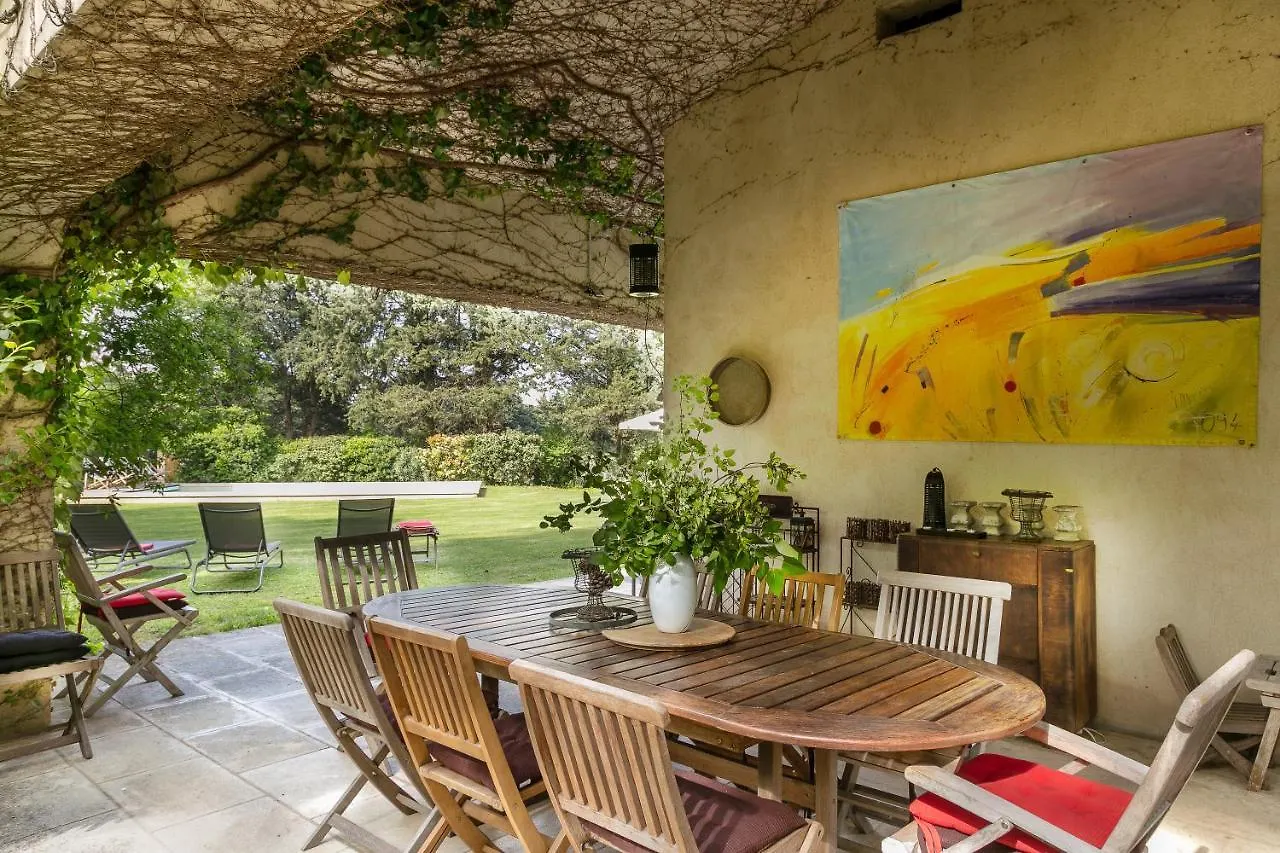 Villa Villaoustal. Parc Arbore 4500 M2. Piscine Chauffee. Carpentras