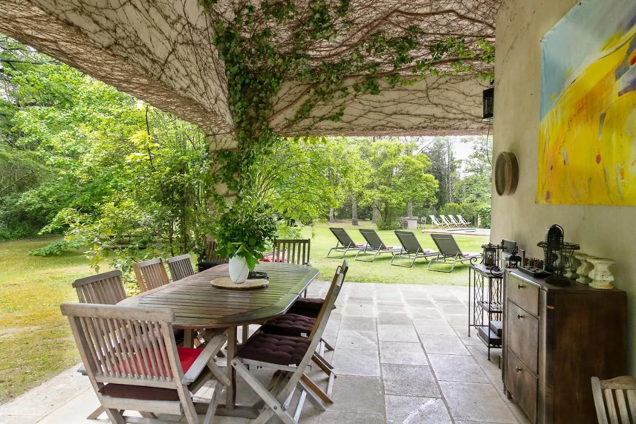 Villaoustal. Parc Arbore 4500 M2. Piscine Chauffee. Carpentras Villa